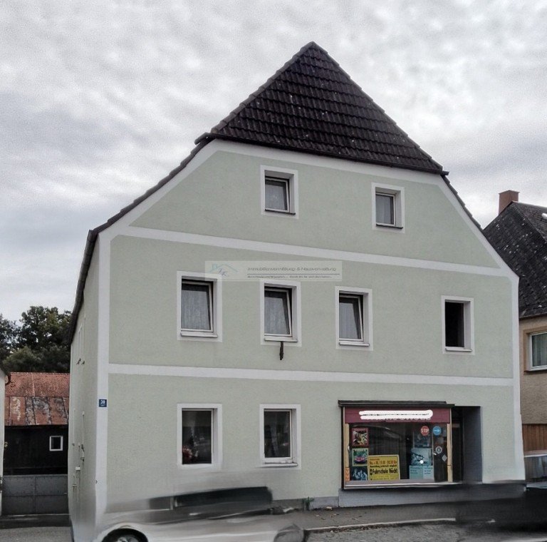 IMG_20250909_151917_HDR Waldershof Zweifamilienhaus Jetzt mit F�rderung? Zweifamilienhaus mit Ausbaupotenzial mit 2 Garagen in Waldershof