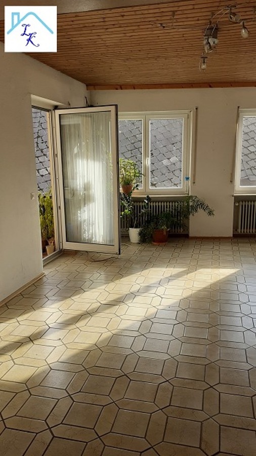 Wohnzimmer mit Ausgang Balkon Wohnung R�slau