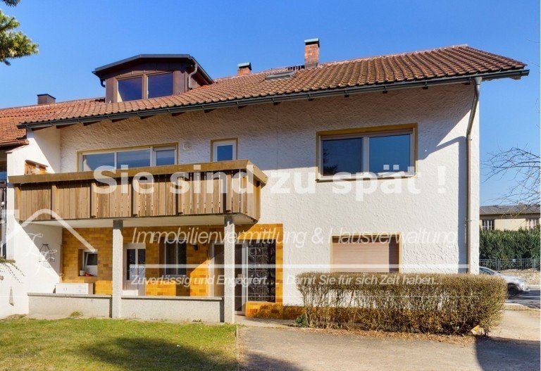 EIngang Bindlach Doppelhaush�lfte Nahe Bayreuth !!!! Doppelhaush�lfte mit gro�em Grundst�ck zu verkaufen