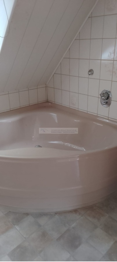 DG BAd Wohnung Bad Wei�enstadt