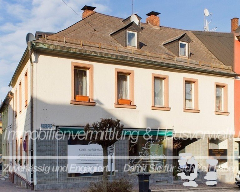 Bild... Wunsiedel - Innenstadt Stadthaus Ideal f�r Anleger !! Charmantes Wohn-Gesch�ftshaus mit st�dtischem Flair in Wunsiedel zu verkaufen.
