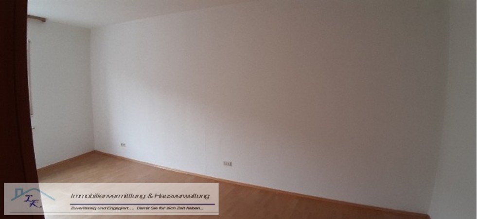 Bild... Mehrfamilienhaus R�slau
