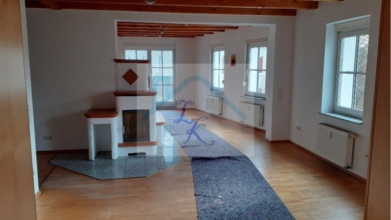 Wohnzimmer R�slau Maisonettewohnung Lichtdurchflutete Maisonette mit offenem Wohnkonzept in R�slau zu vermieten.