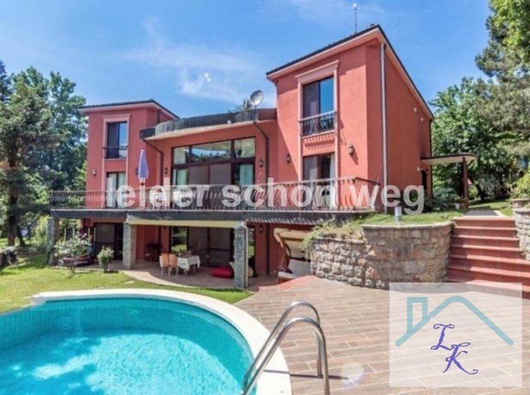 Bild... Istanbul - Sariyer Bah�ek�y Villa WUNDERSCH�NE VILLA INNERHALB WUNDERBARER NATUR IN ?STANBUL (SARIYER BAH�EK�Y) ZU VERKAUFEN